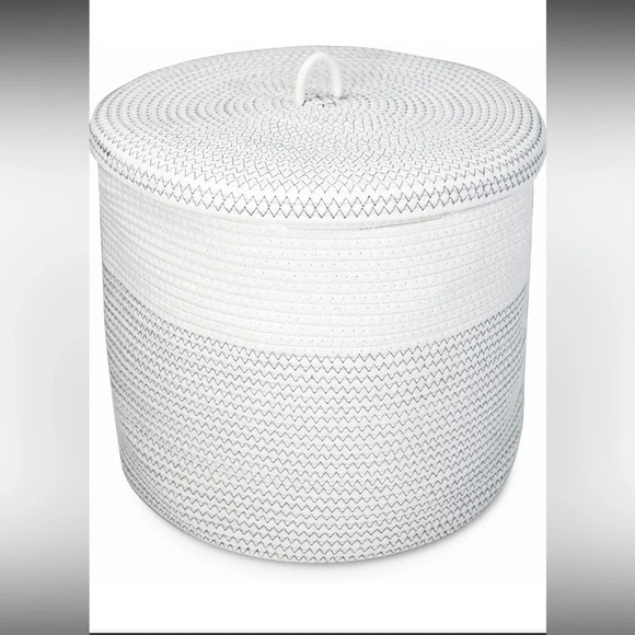 Other - NWOT Woven Basket With Lid For Storage